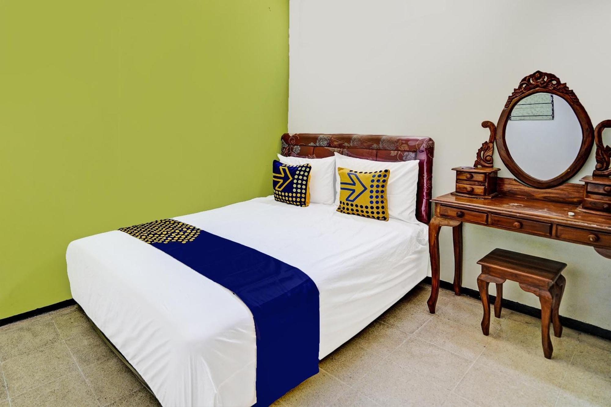 Spot On 91716 Kost Yy Syariah Hotel Mojokerto Exterior foto